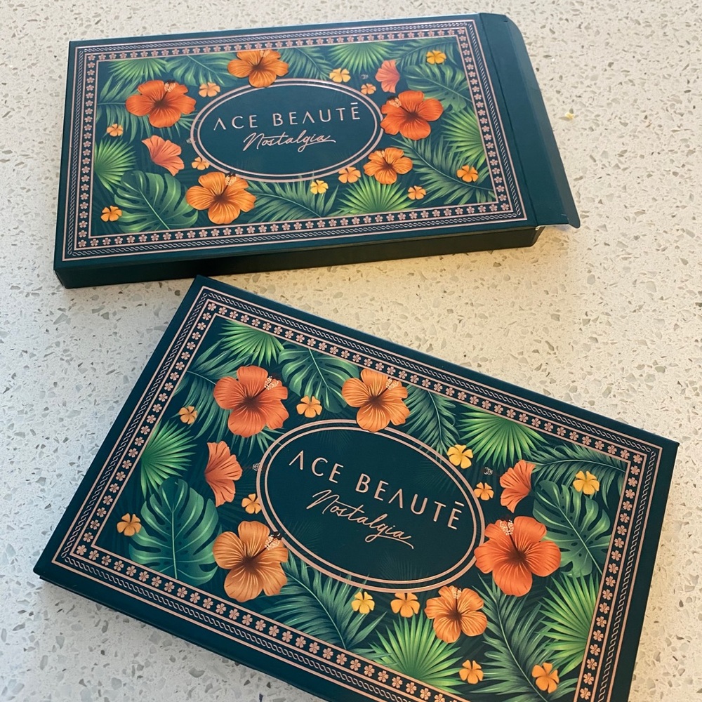 COPY - Ace Beaute NOSTALGIA PALETTE NEW WITH TAG